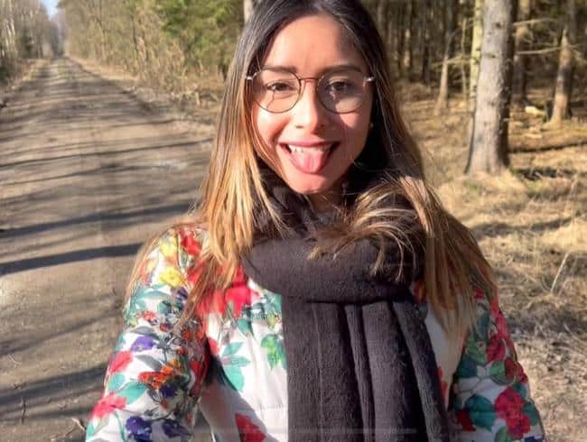 Unglaublicher Latina-Blowjob im Wald